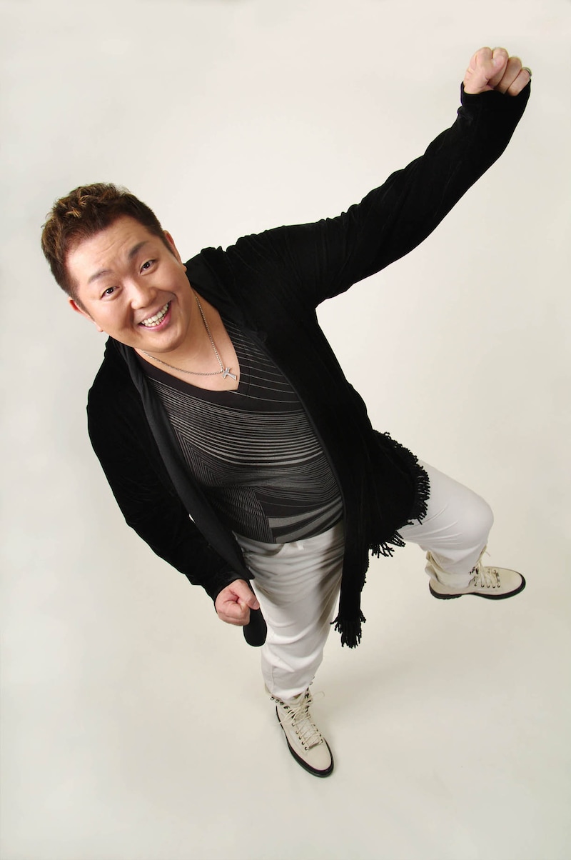 江原啓之はライブハウスツアー「おとたま・ことたま LIVE 2010」で昭和歌謡やフォークソングも披露するとのこと。