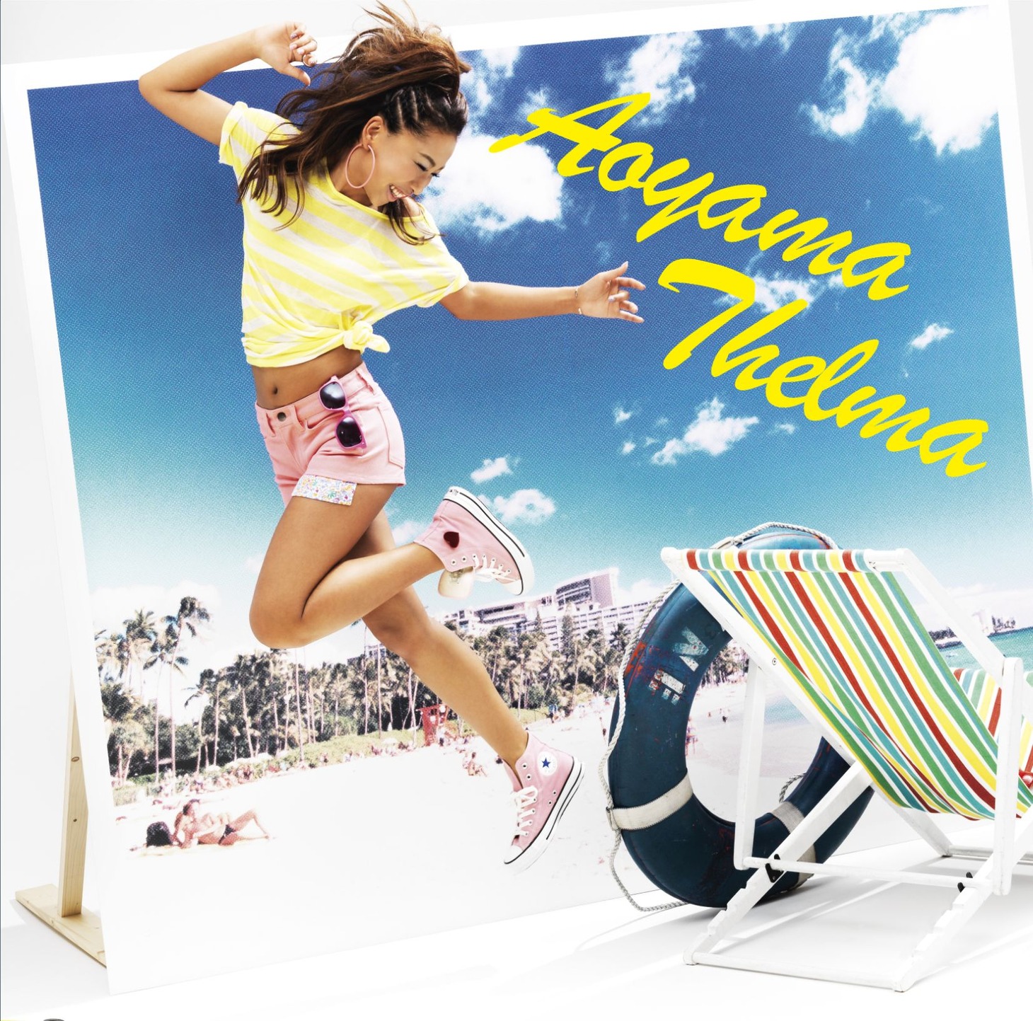 テルマが元気いっぱいにヘソ出ししている「サマーラブ!! feat. RED RICE from 湘南乃風」ジャケット。6月16日からは着うたの先行配信がスタートする。