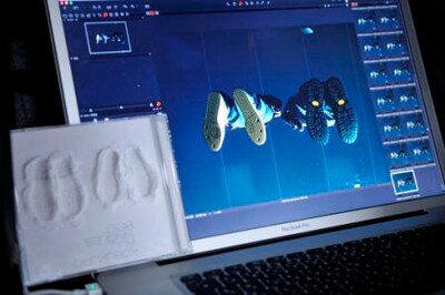 アルバム「ALL COVERS BEST」のジャケット写真は、2006年発売のベストアルバム「ALL SINGLES BEST」同様“足跡ジャケ”になる模様。