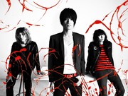 7月26日のワンマンライブにはDJとして片平実が登場。ライブ前のフロアを熱く盛り上げる。