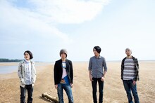 志村正彦（写真左から2番目）在りし日のフジファブリック。