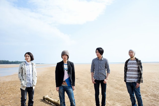 志村正彦（写真左から2番目）在りし日のフジファブリック。