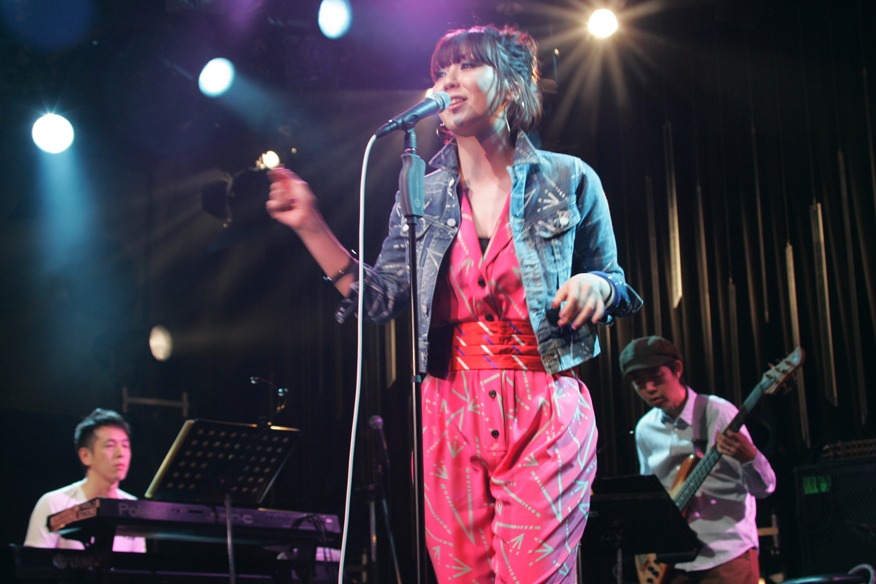 写真は5月29日「土岐麻子、乱れる。土岐麻子ライブ2010 アーリー・サマー・乱反射ガール！」より。