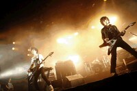 写真は「ROCKS TOKYO」ステージの様子。初開催のフェスを大いに盛り上げた。