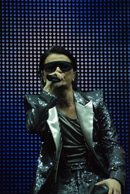 写真は「KREVA CONCERT TOUR ’09-'10『心臓』」横浜アリーナ公演の様子。