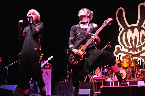 LM.Cは5月末にアメリカ・カリフォルニア州サンノゼで開催されたアニメコンベンション「FanimeCon 2010」に出演。現地時間の5月30日に、San Jose Civic Centerでライブを行った（写真はライブの様子）。