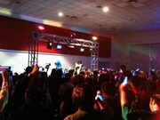 モモイストですし詰めの場内。