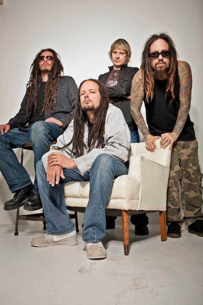 KORNはロードランナー・ジャパン移籍第1弾アルバム「KORN III -REMEMBER WHO YOU ARE」を7月7日にリリースする。