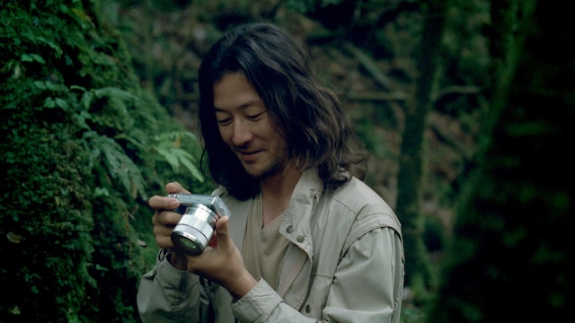 浅野忠信が出演する「屋久シカ遭遇」篇。