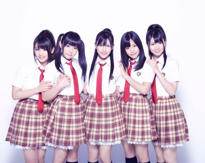 渡り廊下走り隊。写真左から平嶋夏海、多田愛佳、渡辺麻友、仲川遥香、菊地あやか。