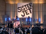 SISTER JETが日比谷野音ステージで次回のワンマン発表