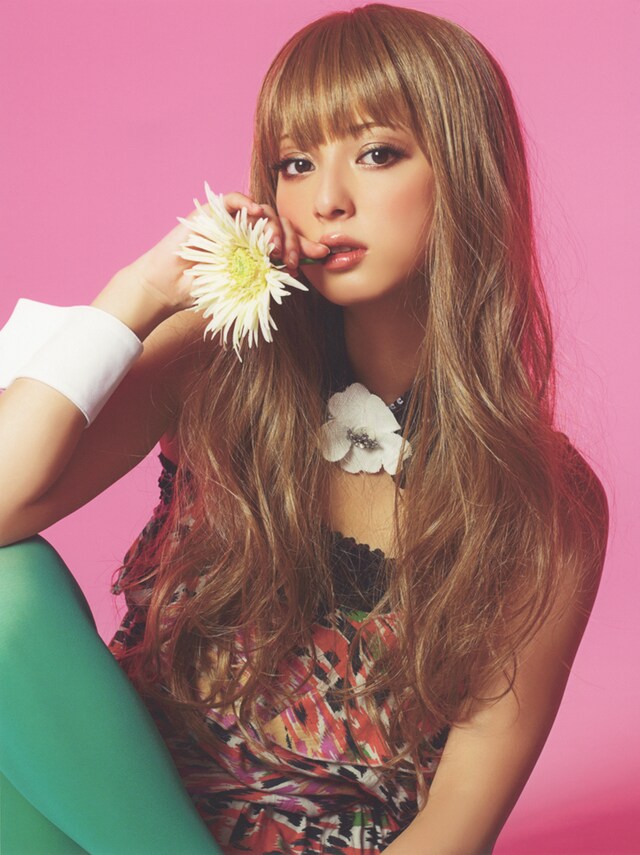 初回限定盤には、表題曲のビデオクリップおよび振り付け教則ビデオを収録したDVDも同梱。