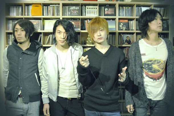 「笑えないよ」はiTunes Storeやレコチョクなどで配信中。