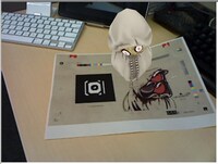 初回生産分CDブックレットにはAR（拡張現実）技術が採用されている。