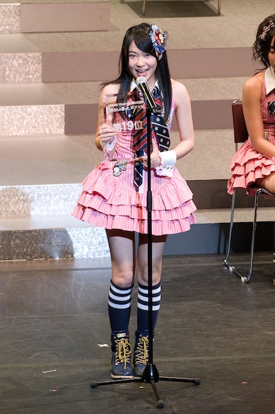 AKB48オフィシャルブログでは今回の改名企画について、スタッフが指原と交わした冗談がもとになっていると言及。指原の承諾なしに、勝手に改名したわけではないことを説明している（写真は6月に行われた第2回AKB48総選挙より）。