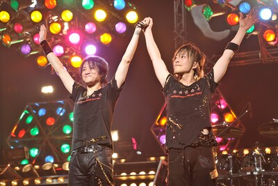 シングル「ROSE HIP-BULLET」初回限定盤および通常盤初回プレスには全国Zeppツアーのチケット先行予約案内用紙が封入される（写真は5月3日に行われた初の日本武道館ワンマンの模様）。