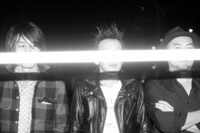 従来の3ピースという形を脱却し、新たな編成でライブを行っているMO'SOME TONEBENDER。彼らの最新モードを体感したい人は、「STRIKES TOKYO」に足を運んでおこう。