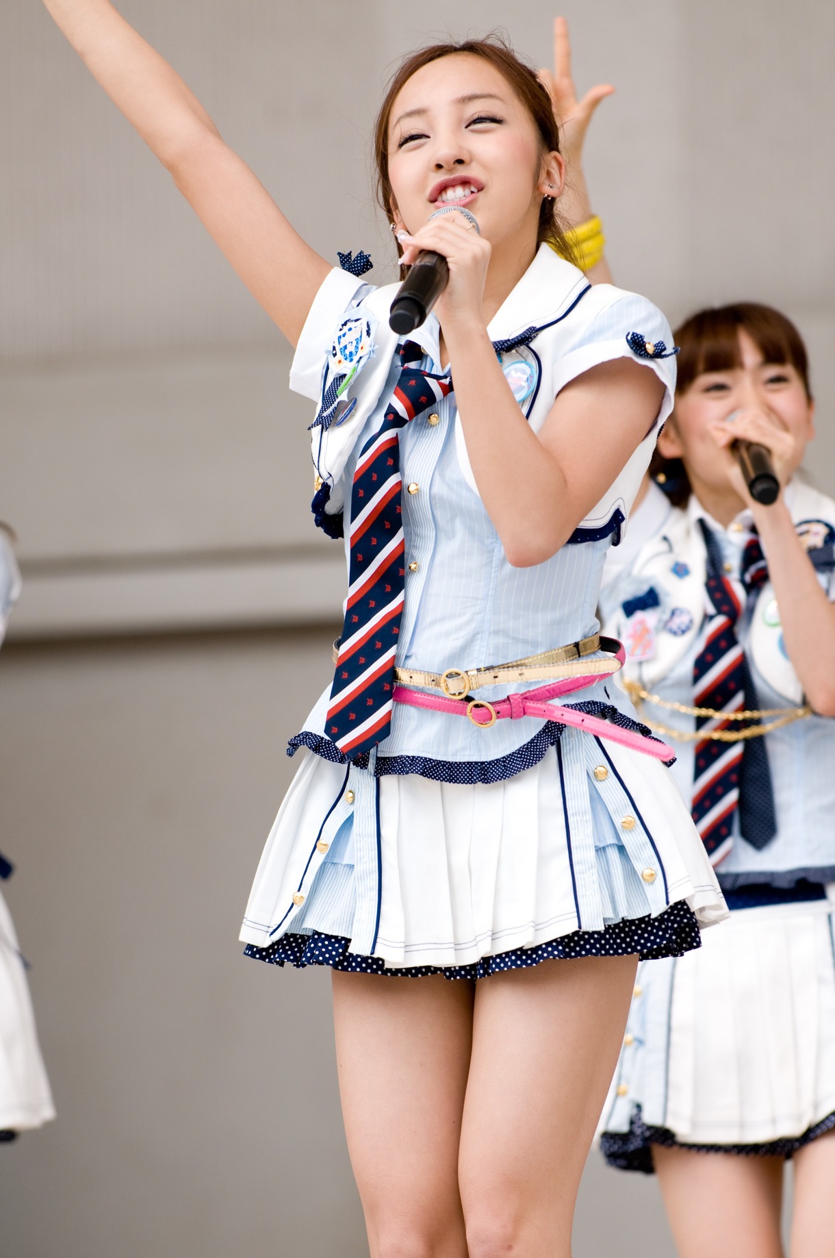 板野友美