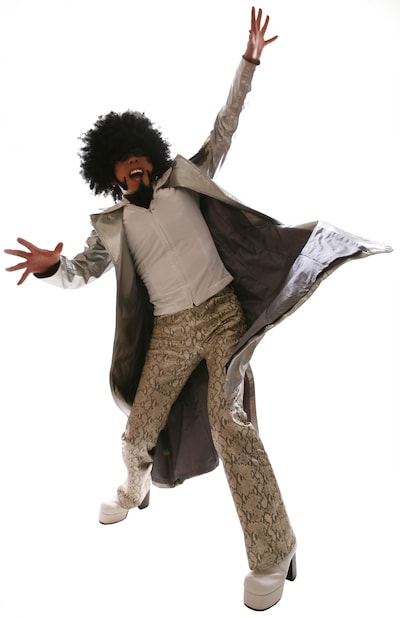 1970年代に地球で大流行したディスコ／ファンクに造詣の深いダンス☆マン。