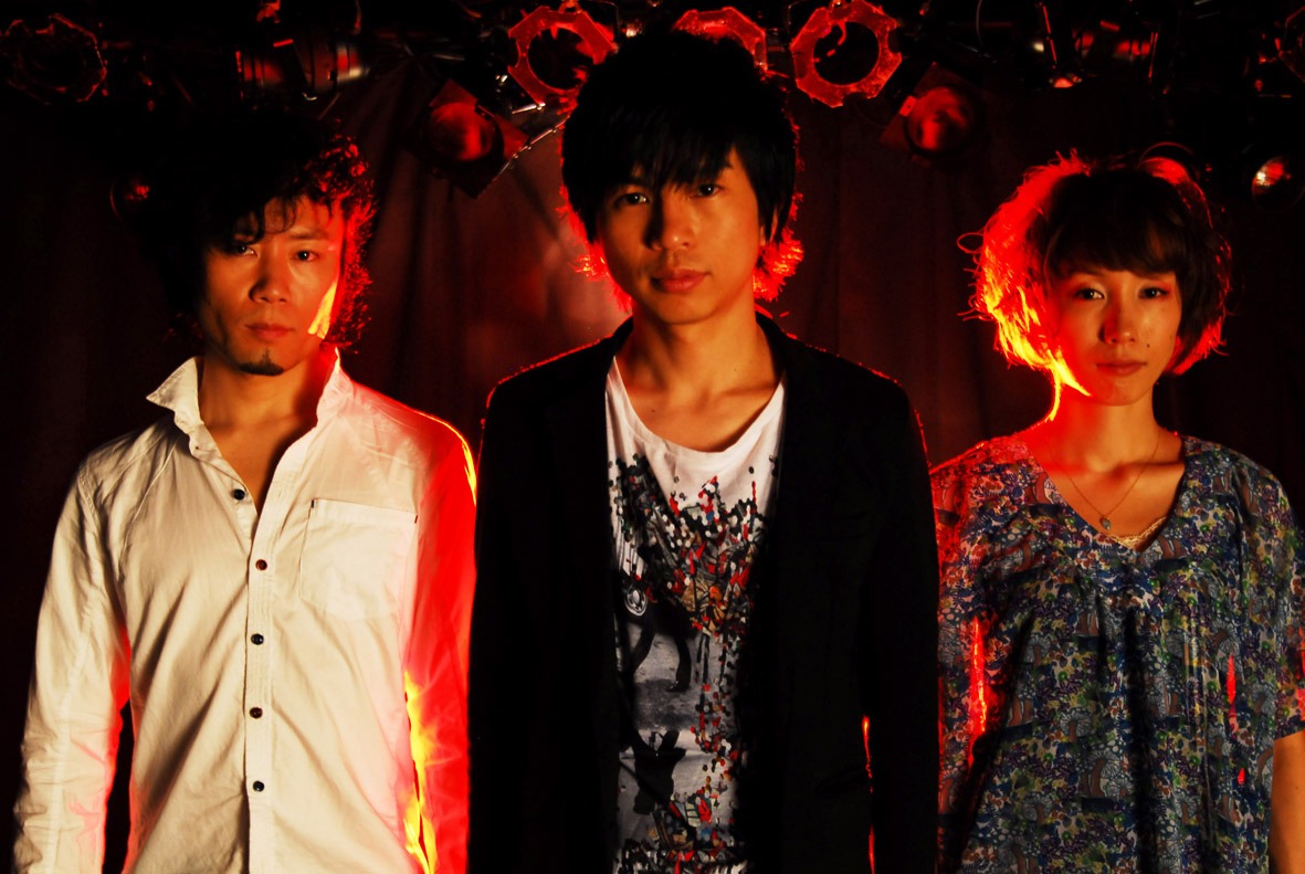 9月下旬からはニューアルバムを引っさげた全国ツアー「つばき 2010レコ発ツアー「夜更けの太陽」～響き合うココロの旋律～」もスタート。