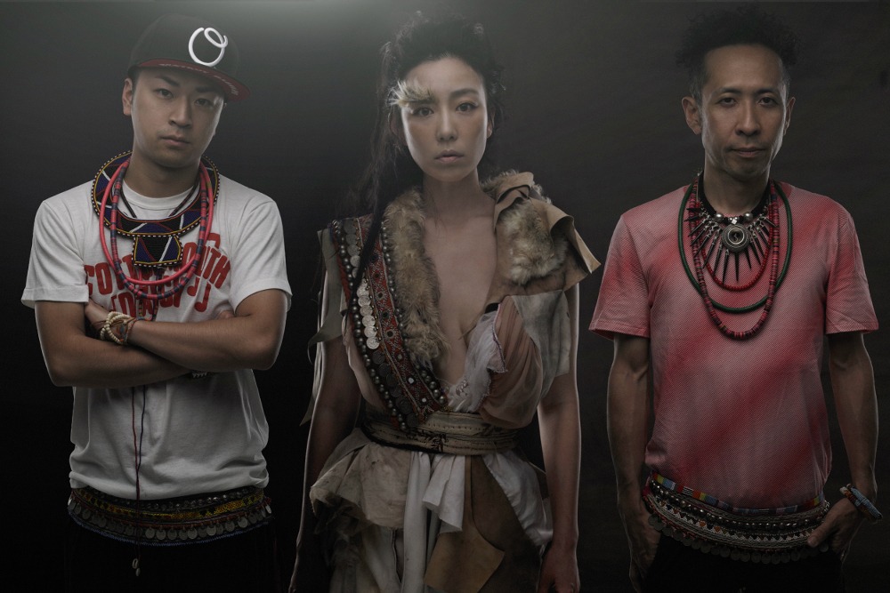 MC CARDZ、アイコsun、ASAMOTO（写真左から）によるユニットKAM。