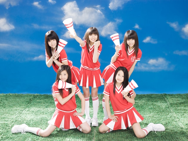 オフィシャルYouTubeチャンネルでは「頑張って いつだって 信じてる」のビデオクリップの感想を募集中。YouTubeのコメント欄から書き込むことが可能。