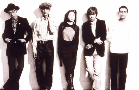 2001年当時のThe d.e.pのアーティスト写真。