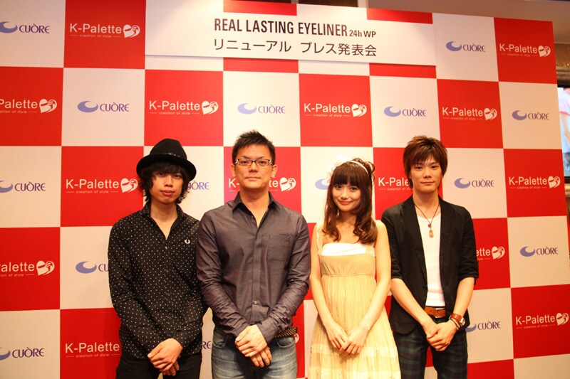 本日キャンペーンの記者会見が行われ、スムルースも出席した。