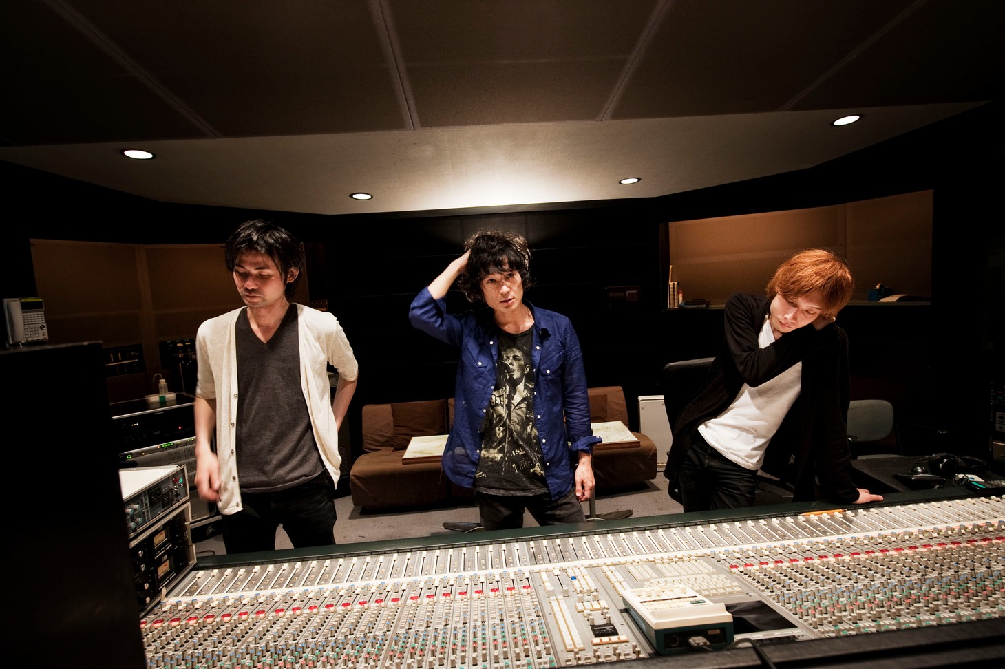本日7月16日からは全国ツアー「DOES TOUR 2010 独歩行脚～清水の初恋編～」の先行予約受付もスタートしている。