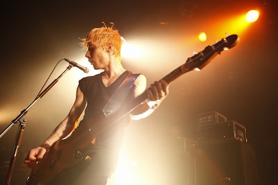 ツアーファイナルでの赤塚ヤスシ（B）。(c)susie