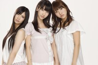 フレンチ・キスは倉持明日香（写真左）、柏木由紀（中央）、高城亜樹（右）からなる、AKB48の新ユニット。