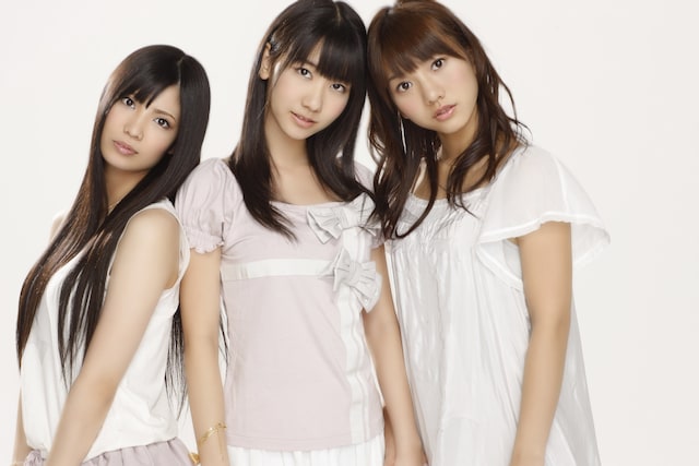 フレンチ・キスのデビューシングル「ずっと 前から」は、9月7日付けオリコンデイリーチャートで初登場4位にランクイン。