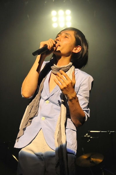 韓国語での挨拶の様子を、来場者からのメールで「まるでカタカナで書かれた韓国語を読んでいるように流暢でした！」と評されたミ・ドンシン。