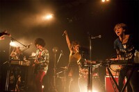 東京・代官山UNITで行われたレコ発ライブの模様。