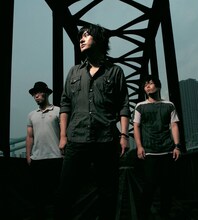 イベントには鹿児島で結成されたNo Regret Life、奄美大島出身の碩真也と長村創を擁するSOUTH BLOW、宮崎県出身のGENERAL HEAD MOUNTAINと九州絡みのバンドが集結。