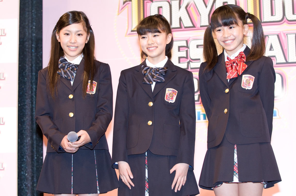 さくら学院。写真左から飯田來麗、堀内まり菜、杉崎寧々。