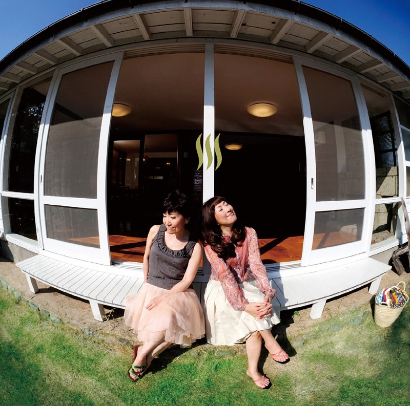 大人のフォークソングを歌うユニットとして活動している“やもり”（写真はアルバム「あなたと歌おう」のジャケット）。