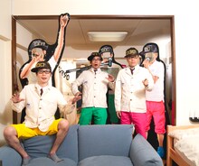 □□□（三浦康嗣は写真左端）