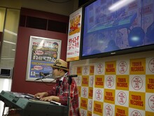 さかいゆうインストライブの様子（撮影：竹村充史）。