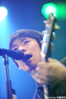 草野マサムネ（Vo, G）（photo by 内藤順司）