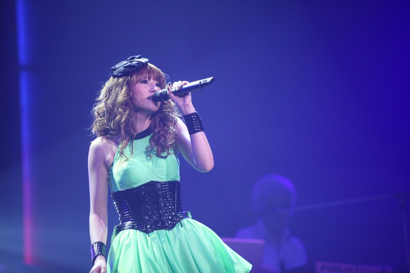 グリーンのドレスで登場したhiroko。元気な姿をファンに披露した。