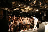 DJやついいちろう