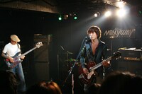 PONTIACSは「GALAXY HEAD MEETING」「SHINJUKU」を収録したCDシングルをライブ会場限定販売。バンドのオフィシャルサイトではこのシングルのCM映像が公開されている。