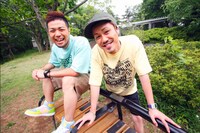 アルバムリリース後には各地でインストアイベントを開催するGlean Piece。7月31日にはアーバンドックららぽーと豊洲のクレーンイルミネーション点灯式に参加する。