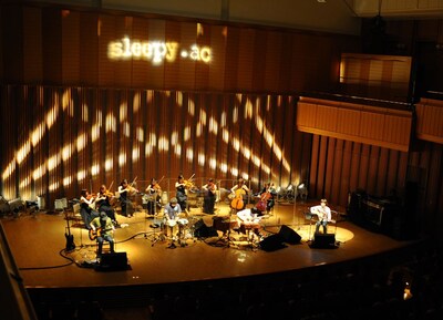 ファンの反響に応え、9月に東京と札幌の2都市で追加公演を行うことが決定しているsleepy.ac。札幌公演のサッポロスターライトドーム2DAYSのチケットはソールドアウトしている。