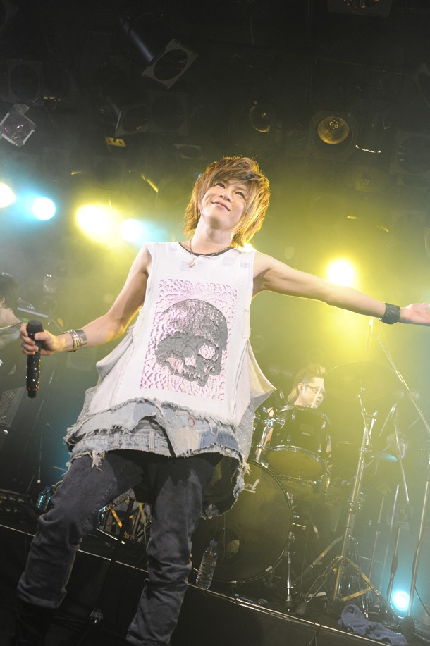 写真は昨日7月14日「Live Crash #1」出演時の様子。