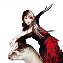 アルバム「Spiral」（写真）にはThe SAMOSが参加した「Jeezy Peezy」やTHE LOWBROWSとのコラボ「Black or White」を含む14曲を収録。