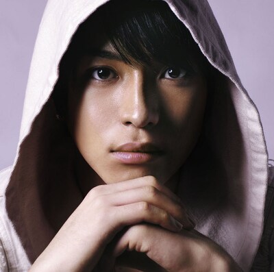 「Bird / 4 Seasons」初回生産限定盤ジャケット。