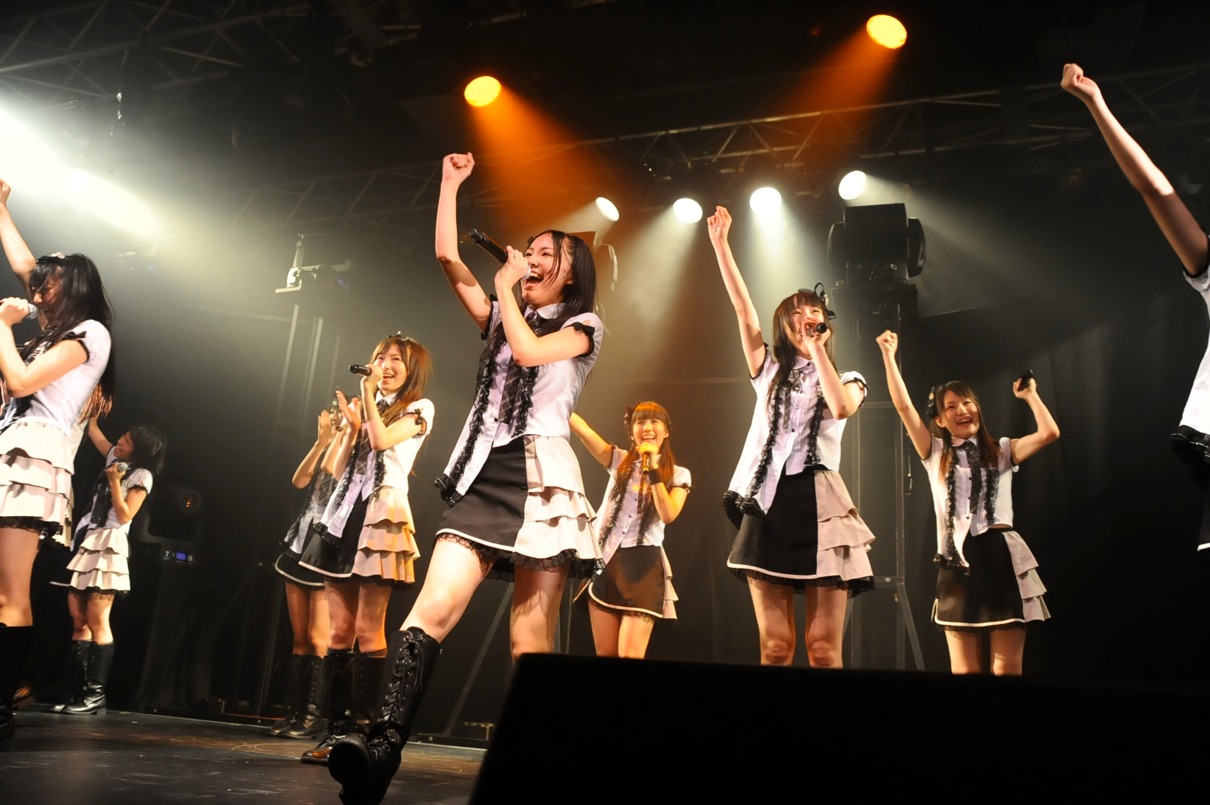 チームS 3rd公演「制服の芽」の様子
