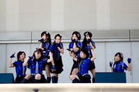 「少女は真夏に何をする？」を披露するアンダーガールズA。